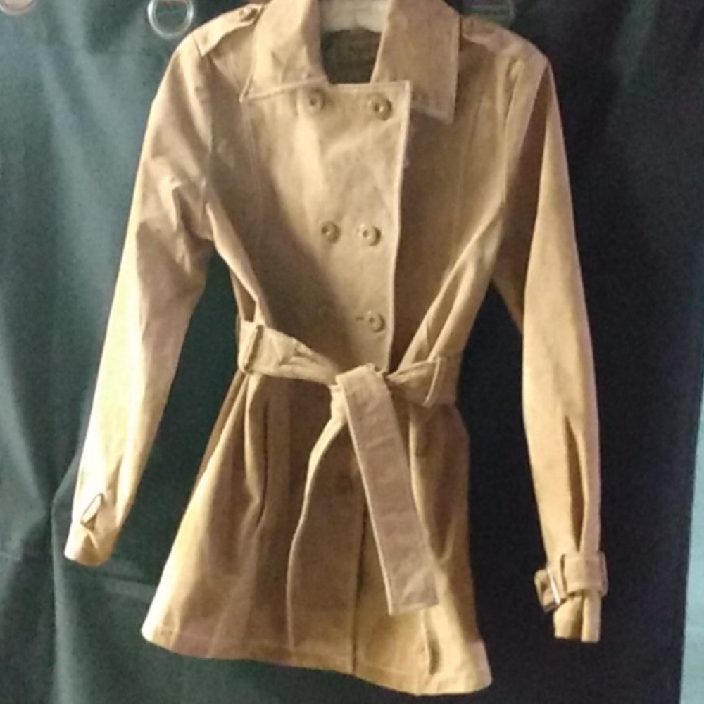 Coat - Picture 2 of 3